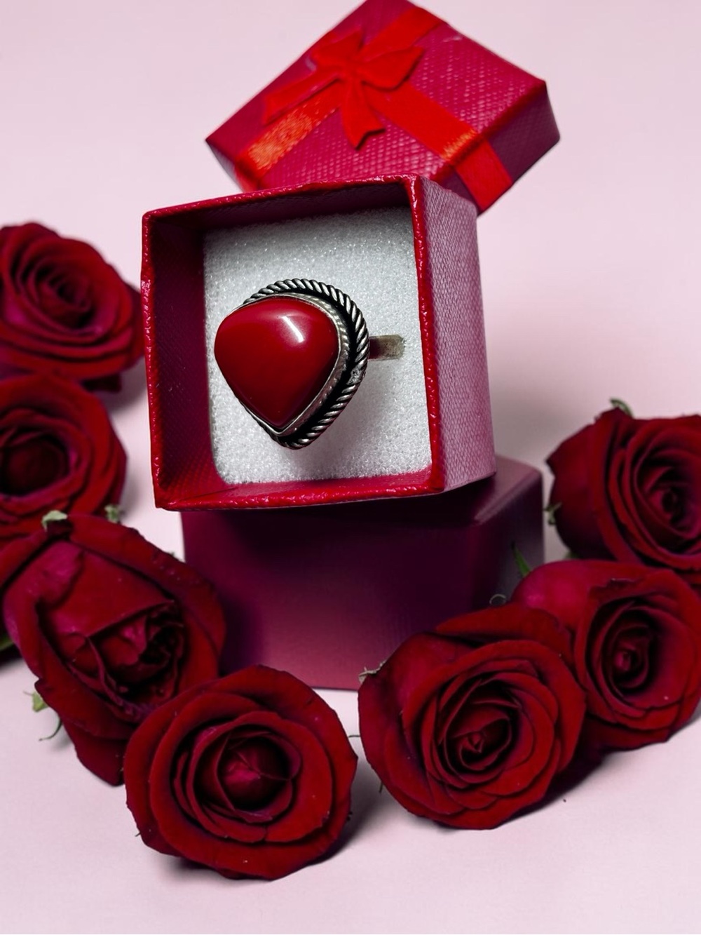 Vintage style Heart-Shaped Red Stone Ring in Silver-Tone Setting - Women Jewelry
